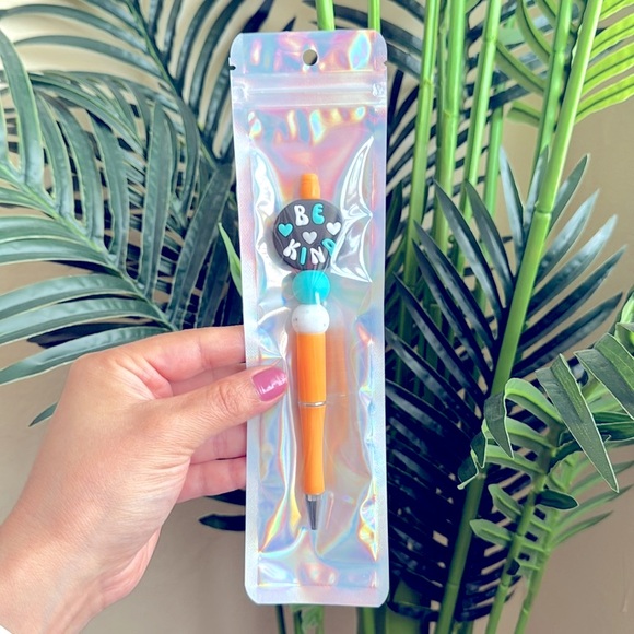 🆕 Journal Notebook & Pen Bundle - Picture 7 of 8